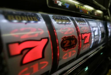 Spin queen slots